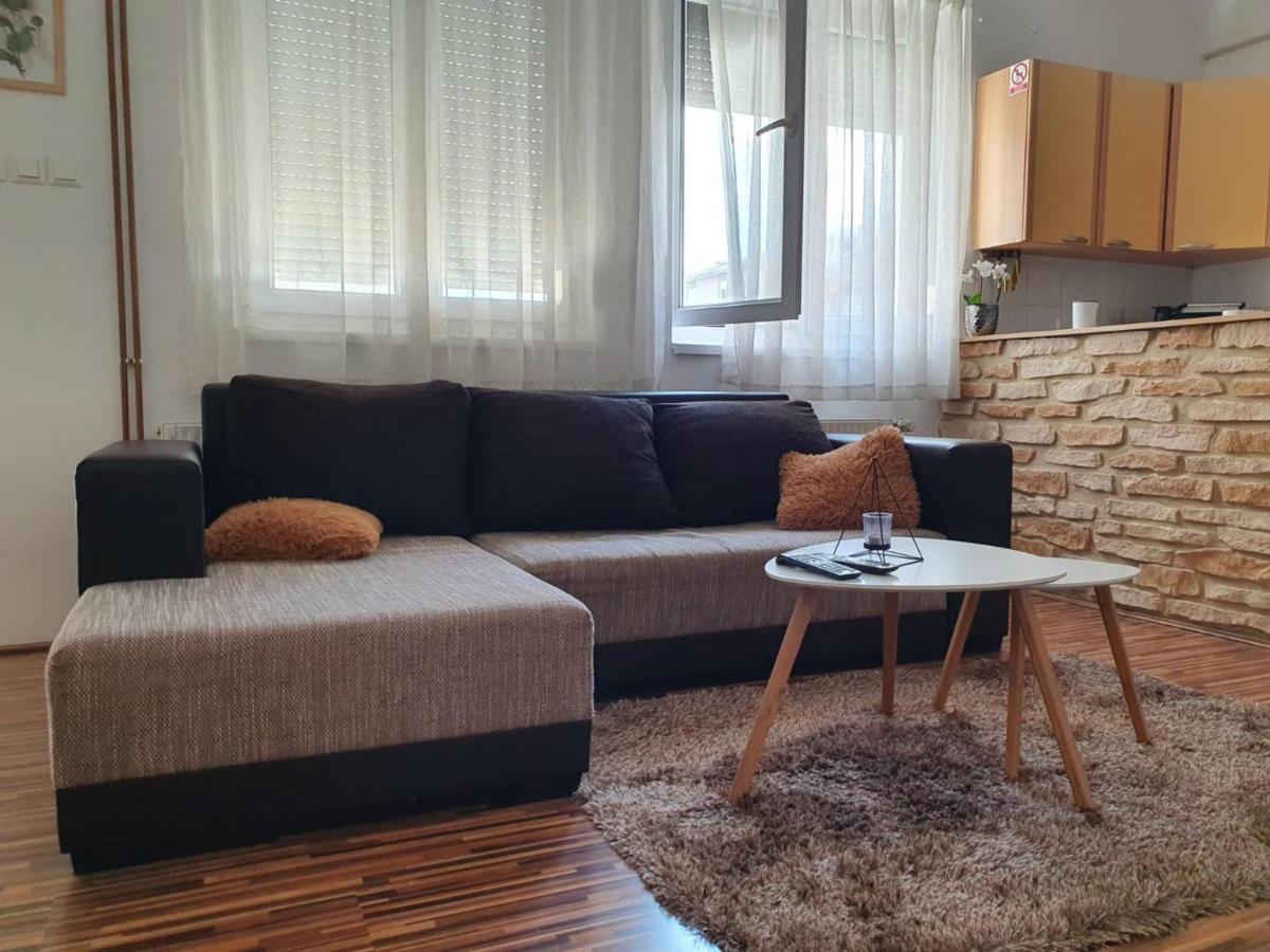 Apartment Laura & Lucija Ösek Dış mekan fotoğraf